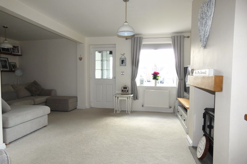 Lounge- click for photo gallery